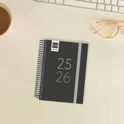 Agenda espiral octavo secundaria 2025-2026 negro día página