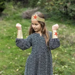 Diadema y muñequeras superheroína