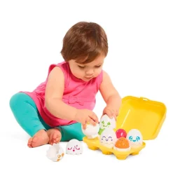 Huevos de colores encajables