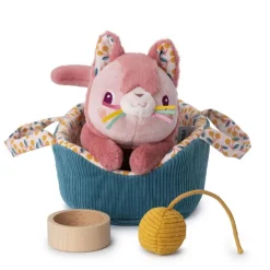 Peluche gata Jeanne con cesta y accesorios tela