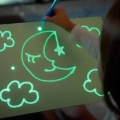 Pintafluo pizarra fluorescente